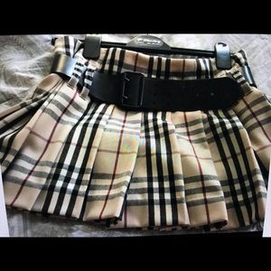 Burberry Skirt Sz 6.
